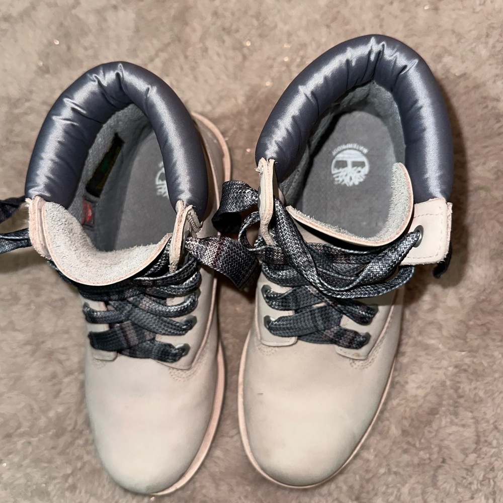 SOLD!! Timberland Pink Waterproof Boots - Picture 4 of 6